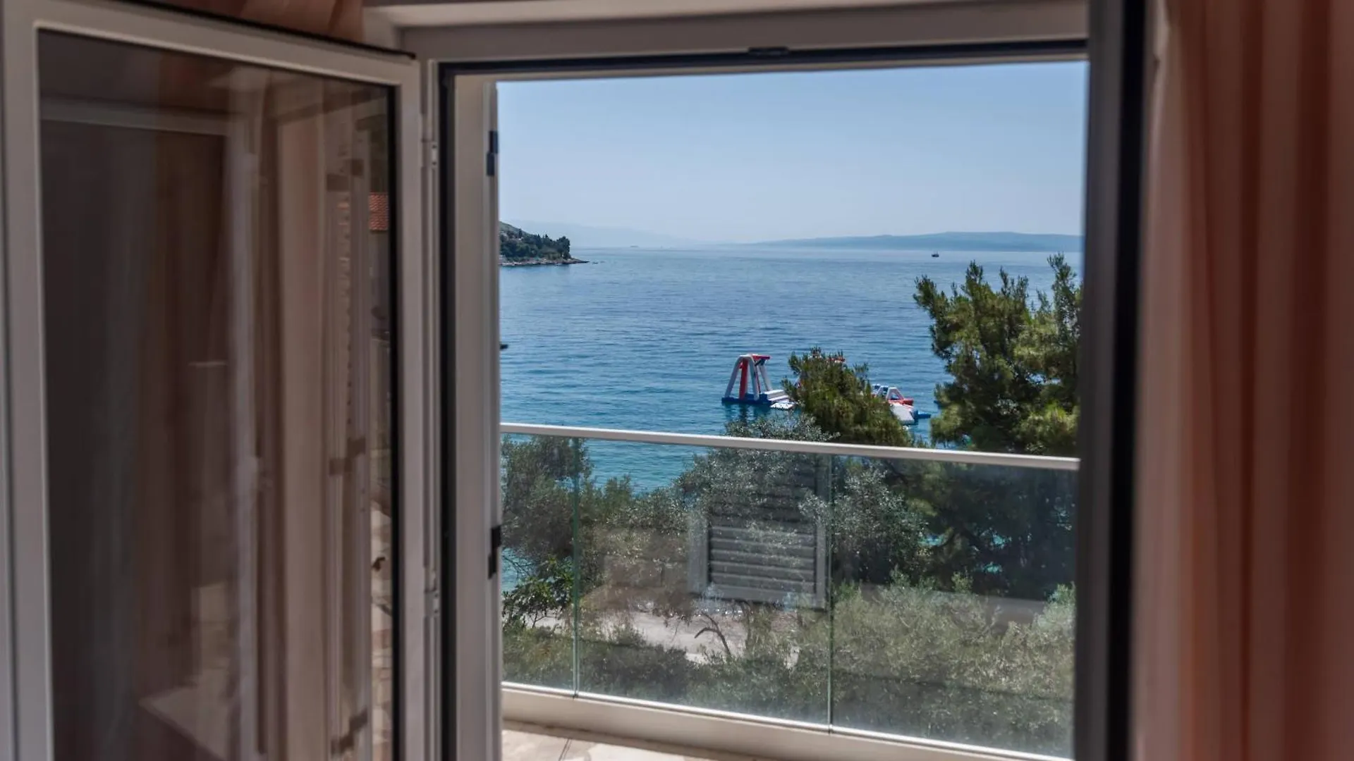 Villa Tolles Haus In Okrug Gornji Mit Eigenem Balkon Traù Croazia
