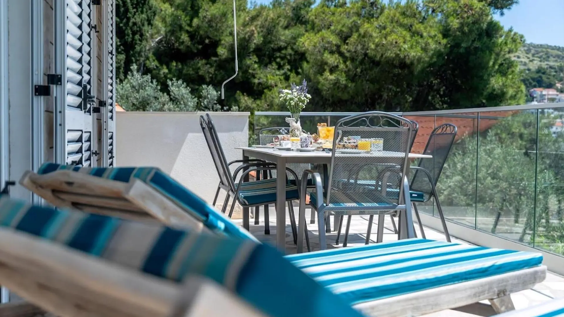 Villa Tolles Haus In Okrug Gornji Mit Eigenem Balkon Traù